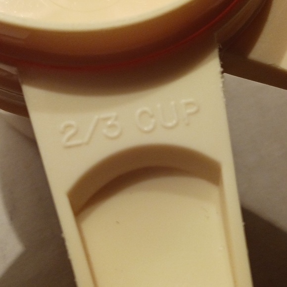 Tupperware Pale Yellow Measuring Cups - Vintage, EUC - Picture 7 of 8